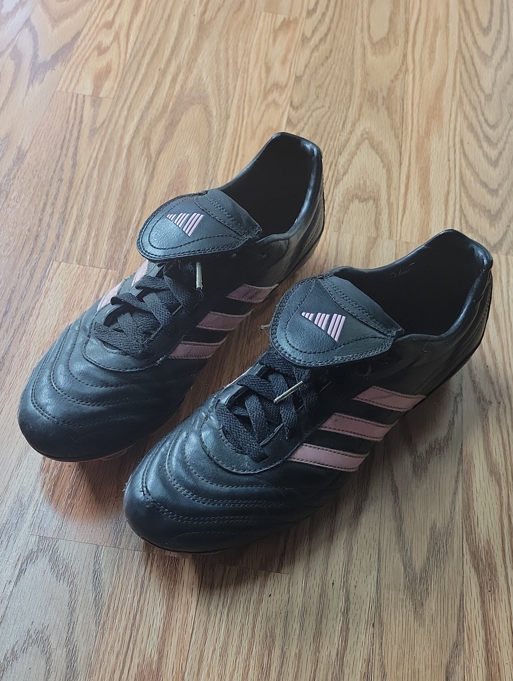Adidas Soccer Cleats Women Size 10
